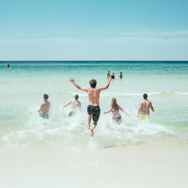 https://www.ultimate-house-records.com/wp-content/uploads/2021/12/beach-1836467-640x640.jpg