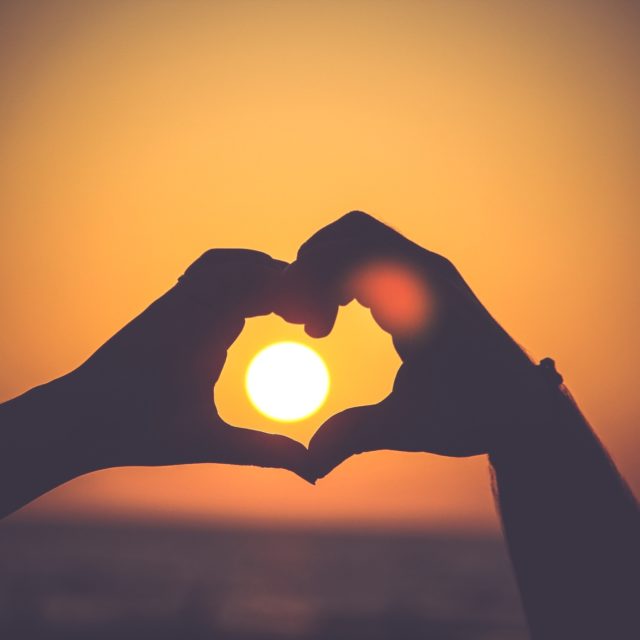 https://www.ultimate-house-records.com/wp-content/uploads/2021/12/heart-692312-640x640.jpg